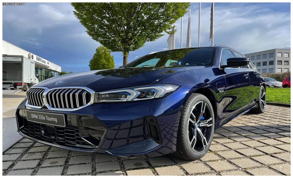√2023 BMW 330e Touring looks the part in the Tanzanite Blue - BMW Nerds