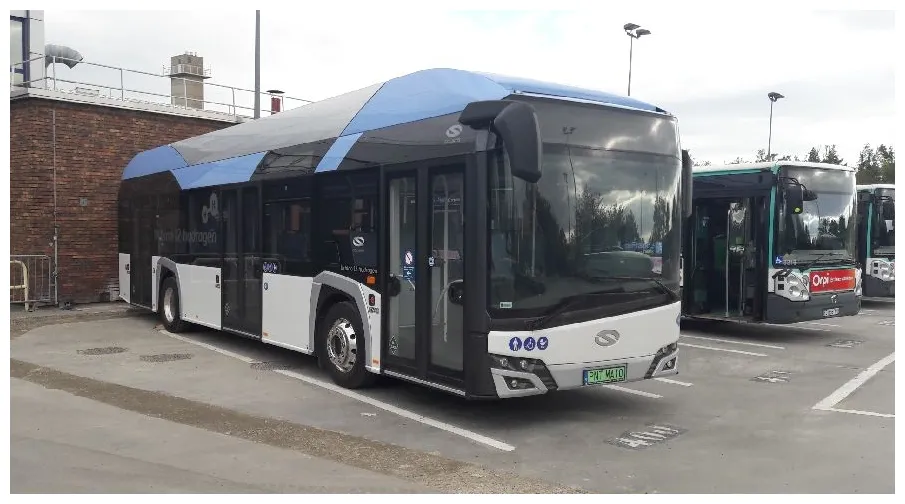 Solaris urbino hydrogen on a test in paris for ratp sustainable bus