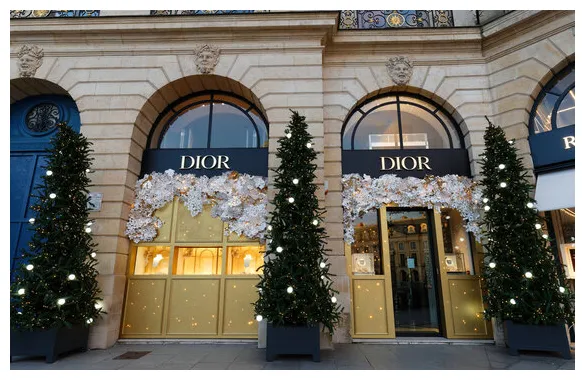 1,266 件の最適な Dior 画像、ストック写真、ベクター | Adobe Stock