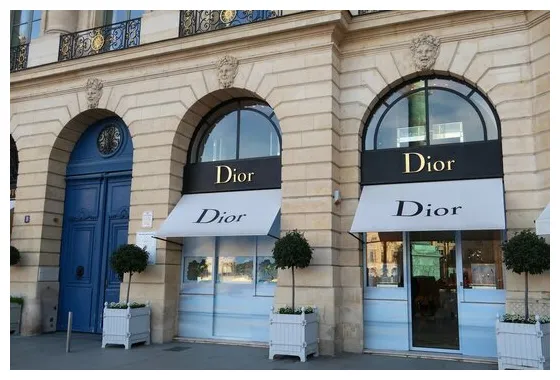 รูปภาพDior – เลือกดูภาพถ่ายสต็อก เวกเตอร์ และวิดีโอ2,812 | Adobe Stock