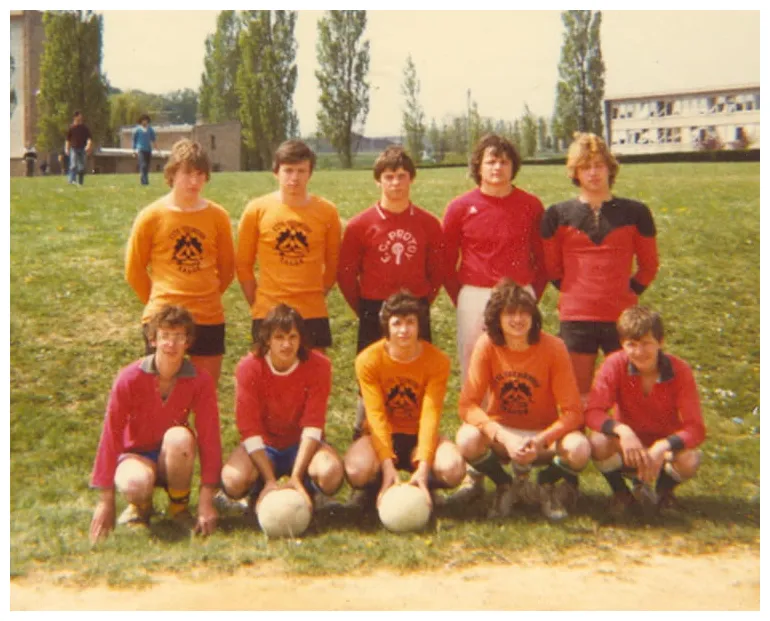 Photo de classe Equipe de football 1º BT NRM TP de 1982, Lycée