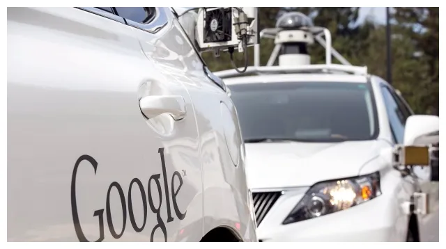 Google car, mobil yang bisa berjalan sendiri foto gooto