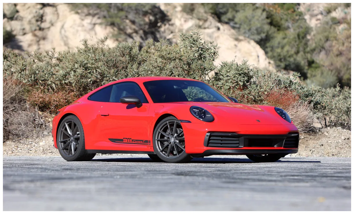 Porsche 911 Carrera T 2023 : une parmi les 27... - Guide Auto