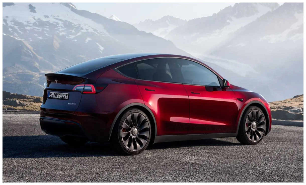Tesla model y topped italy's ev sales in november
